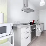 Home2book Modern Near Playa Del Pozo Daire *